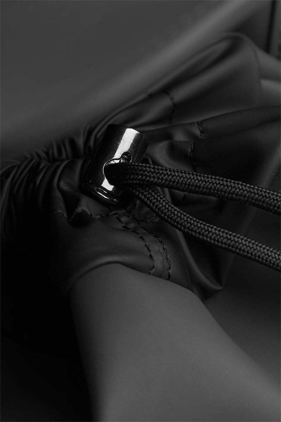 drawstring backpack rains