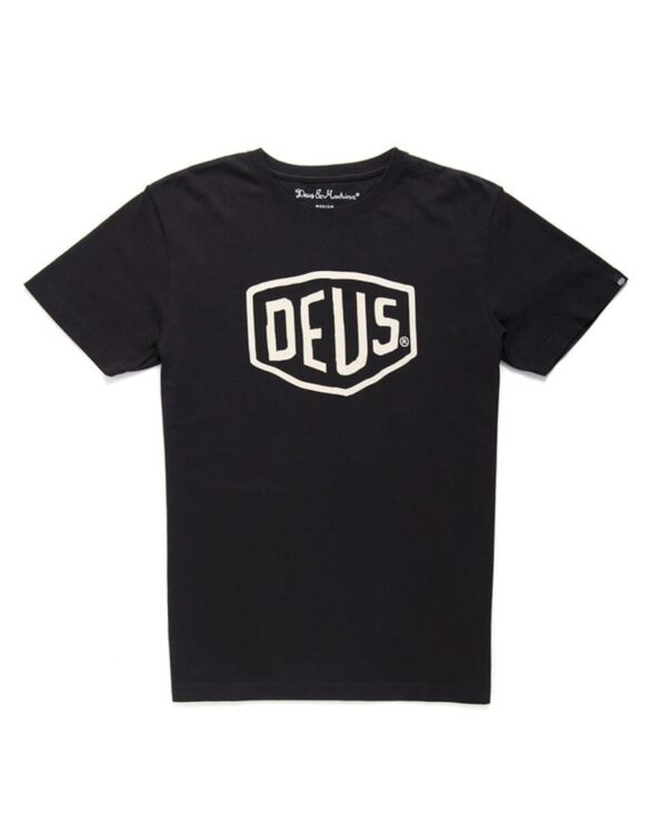 Deus Ex Machina Shield Tee Black klassikalise lõikega must meeste T-särk.