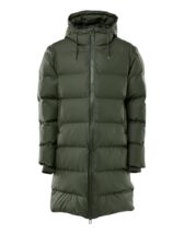 Rains Long Puffer Jacket Green is an universal men's and women's winter jacket. This winter coat is designed for extreme Northern climate.