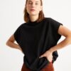 Thinking Mu Basic Black Volta T-Shirt is a comfortable women's shirt made of 100% organic cotton. Responsible brand. Basic Black Volta T-särk.