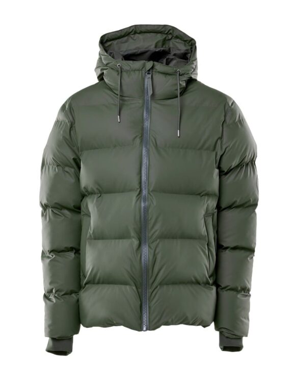 Rains Puffer Jacket Green on klassikalise lõikega meeste ja naiste talvejope. Disainitud põhjamaistesse ekstreemsetesse ilmastikuoludesse. 