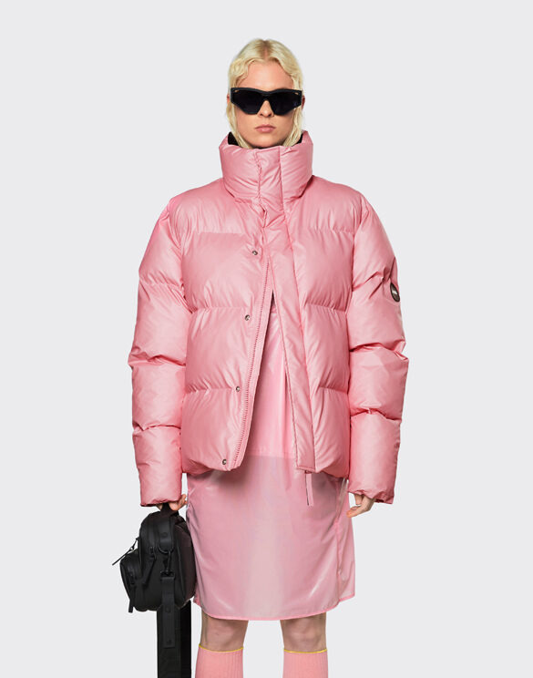 Rains 15220-20 Boxy Puffer Jacket Pink Sky Talvejope Mehed Naised Ülerõivad Ülerõivad Talvejoped ja mantlid Talvemantlid ja -joped