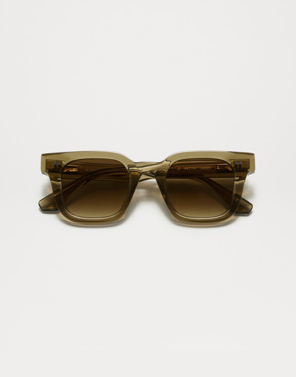 Chimi 04 Green Medium Sunglasses with a bold rectangular frame and slim profile