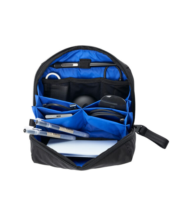 PPC-TEP-001-801F-pinqponq-Tech-Pouch-Crinkle-Black-09